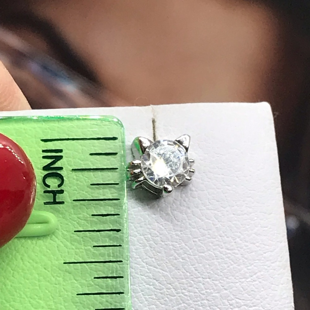 🌟 Sterling Silver 925 Cat Stud Earrings - Picture 4 of 5
